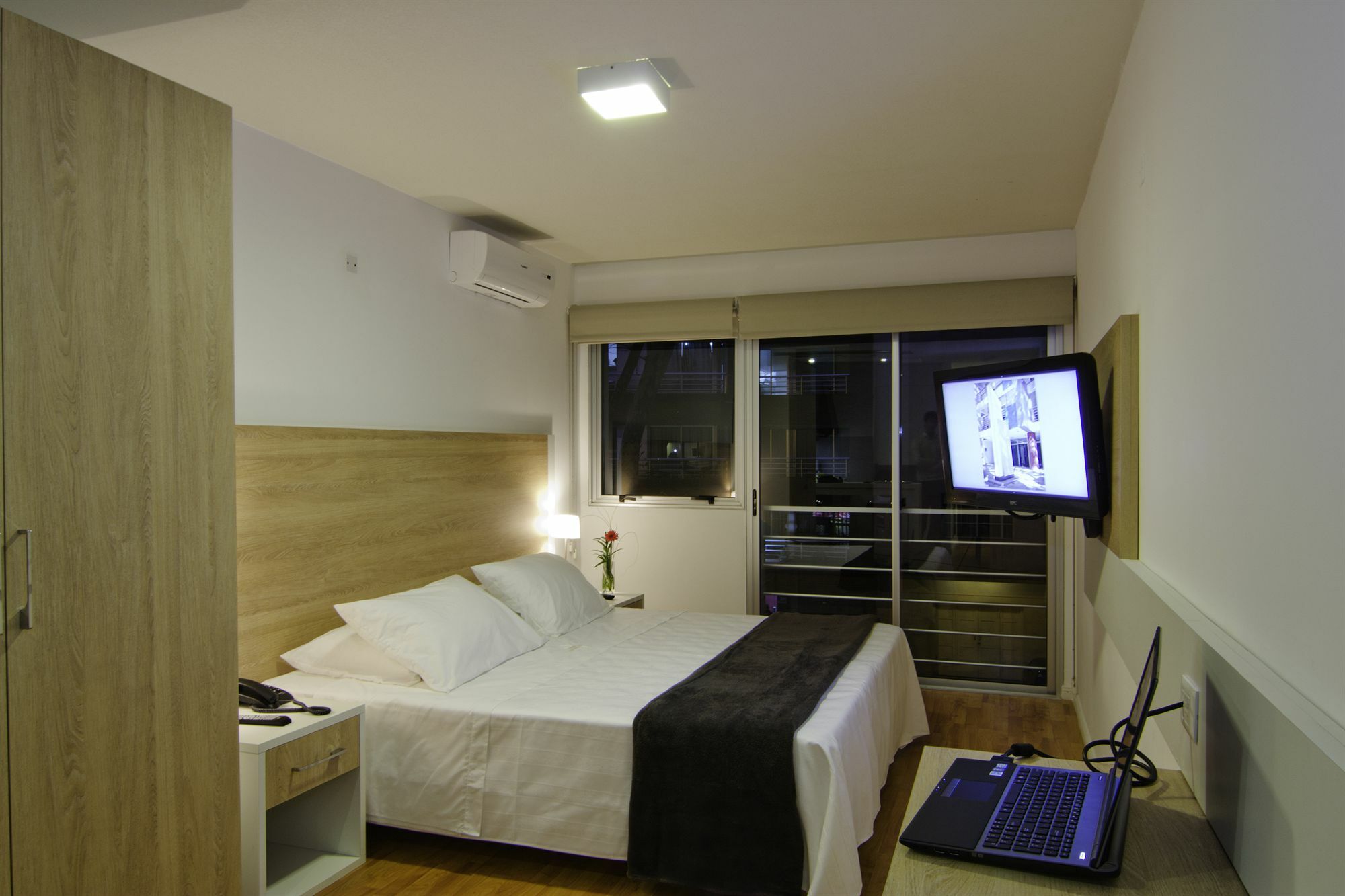 Massini Suites Montevideo Exterior foto